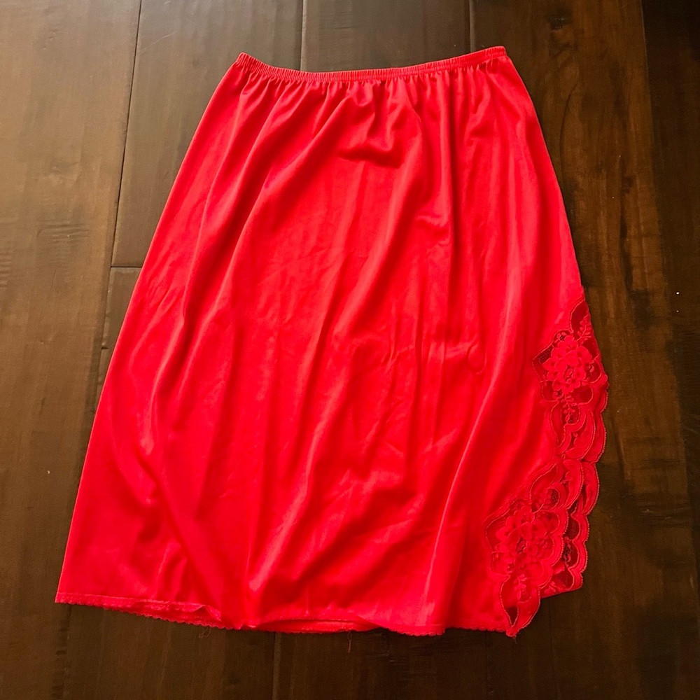 🚨SOLD🚨Small Red Midi Skirt
